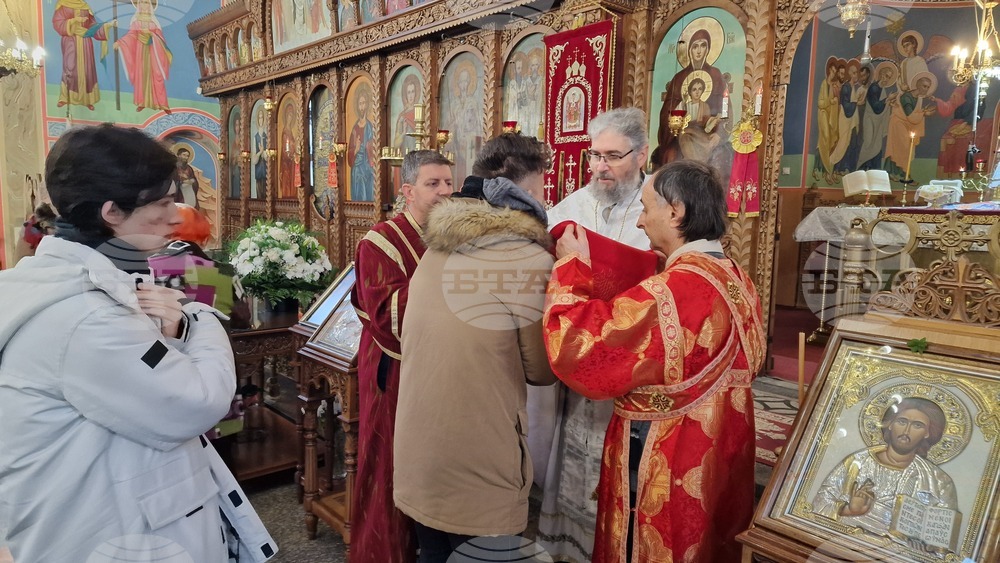 Шумен - Рождество - храм "Свети Три Светители"