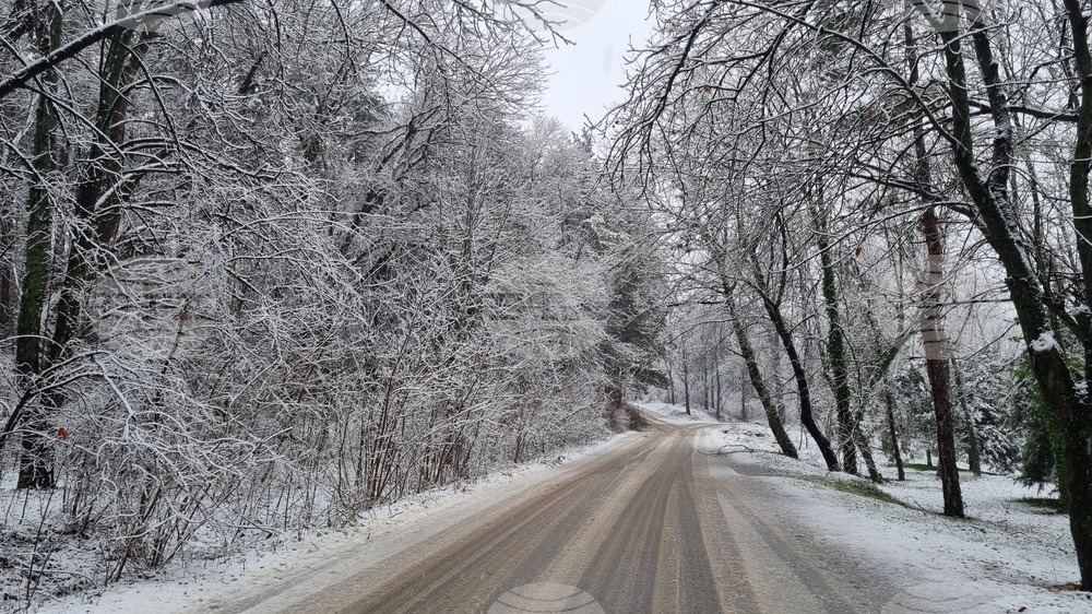 Пътищата в област Търговище са опесъчени 