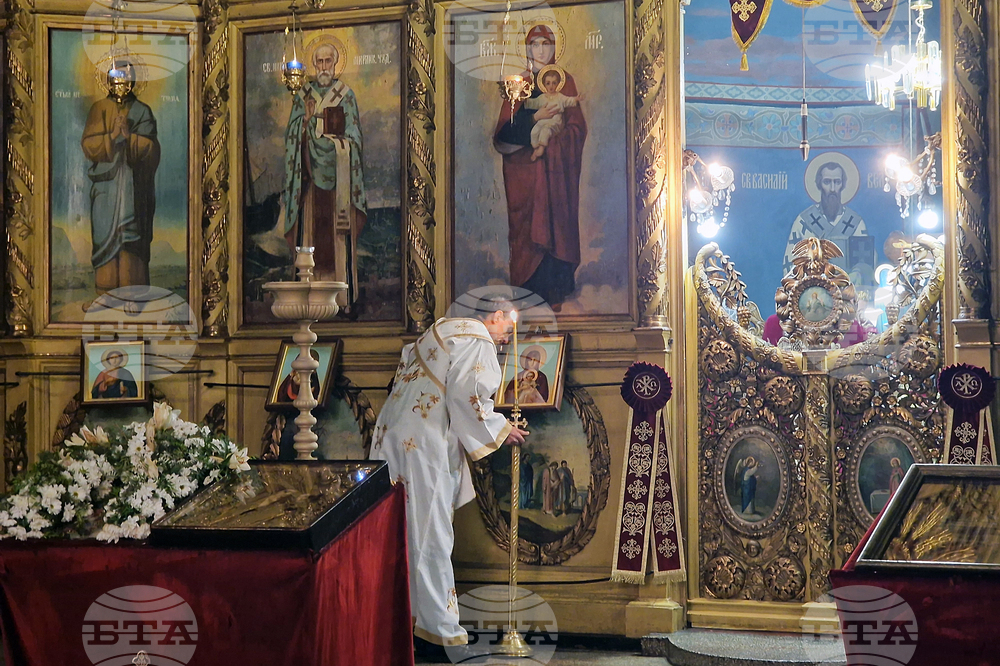 Разград - храм „Св. Николай Мирликийски Чудотворец“ - Рождество Христово