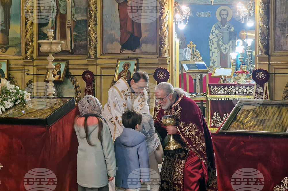 Разград - храм „Св. Николай Мирликийски Чудотворец“ - Рождество Христово