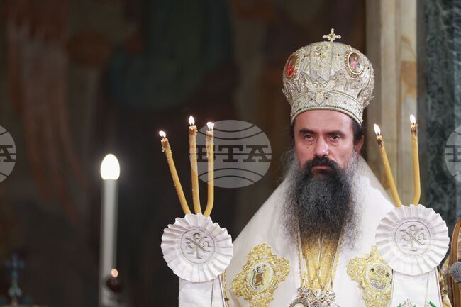 Патриарх Даниил възглави празничната литургия за Рождество Христово в катедралата „Св. Александър Невски“