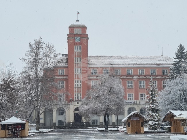 Община Плевен е осигурила временен подслон за девет души без дом от началото на декември
