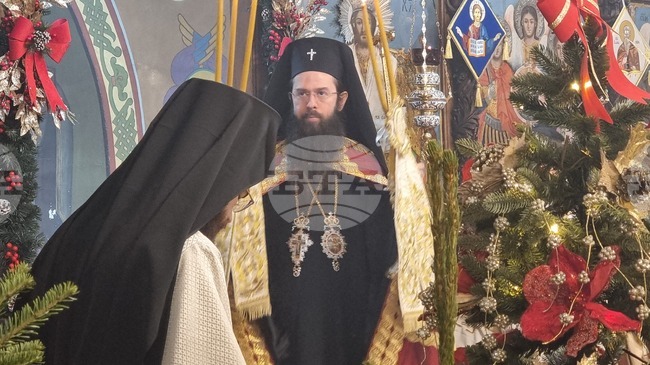 Любовта е най-ценният дар, който човек може да поднесе на Бога, каза в своята проповед на Рождество Христово Сливенският митрополит Арсений 