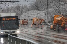 Столица - сняг - снегорини