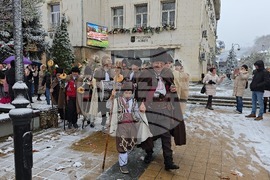 Ловеч - обичай „Коледуване“