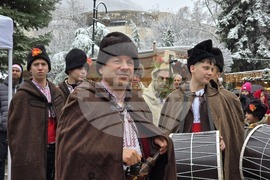 Ловеч - обичай „Коледуване“