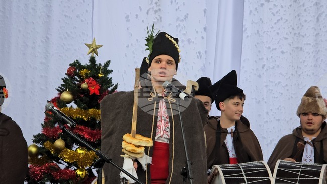 Ловеч - обичай „Коледуване“