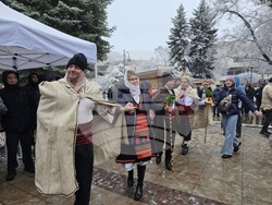 Ловеч - обичай „Коледуване“