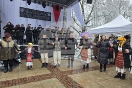 Ловеч - обичай „Коледуване“