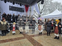 Ловеч - обичай „Коледуване“