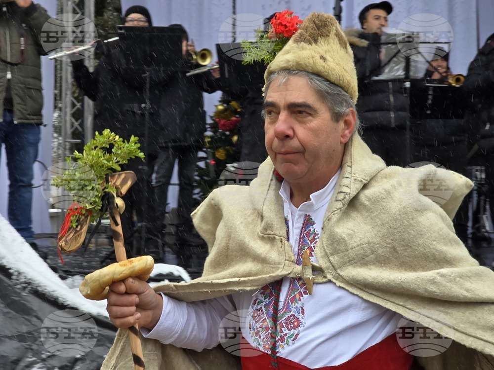 Ловеч - обичай „Коледуване“