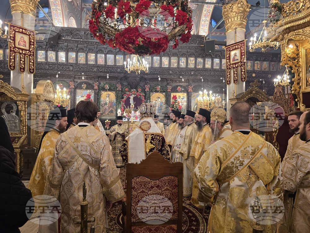 Пловдив - Рождествената света Литургия - Митрополит Николай