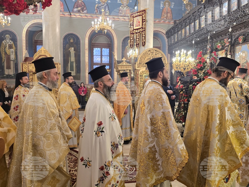 Пловдив - Рождествената света Литургия - Митрополит Николай