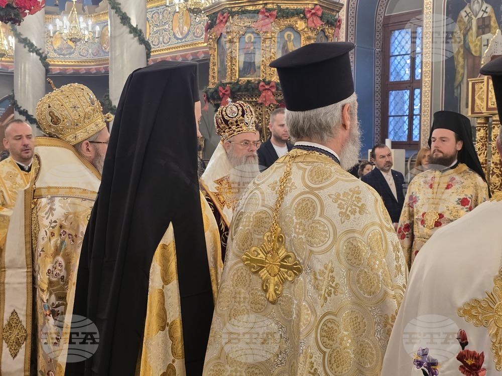 Пловдив - Рождествената света Литургия - Митрополит Николай