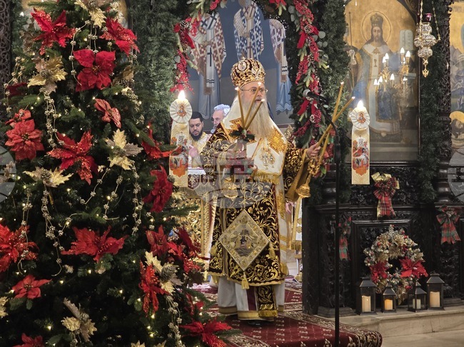 Бог е любов, каза митрополит Николай по време на Рождественската света литургия в Пловдив