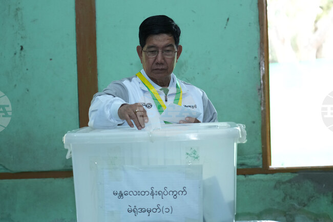 Мианма гласува на първи парламентарни избори след преврата от 2021 г., управляващата хунта ги представя като завръщане към демокрацията