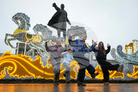 Russia New Year Preparation