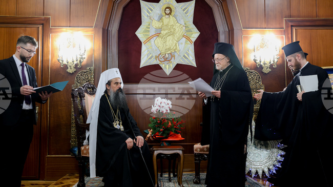 Патриарх Даниил бе официално посрещнат от Вселенския патриарх Вартоломей и членовете на Свещения синод на Вселенската патриаршия
