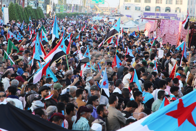 Саудитска Арабия нанесе удари в Йемен заради пратка с оръжия за сепаратисти, пристигнала от ОАЕ