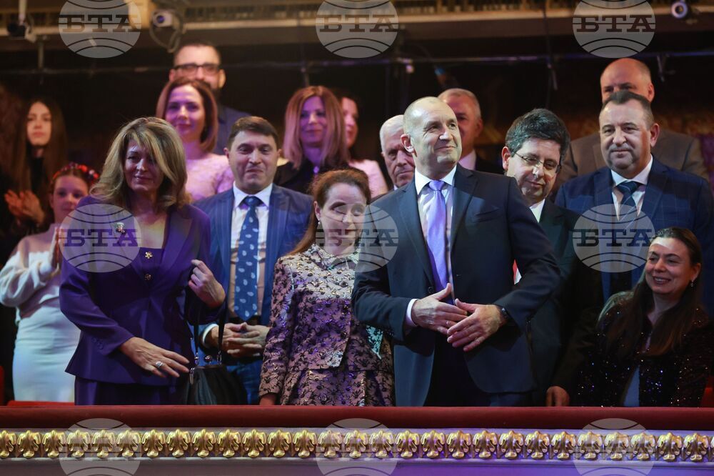 Народен театър „Иван Вазов“ - „Българската Коледа“