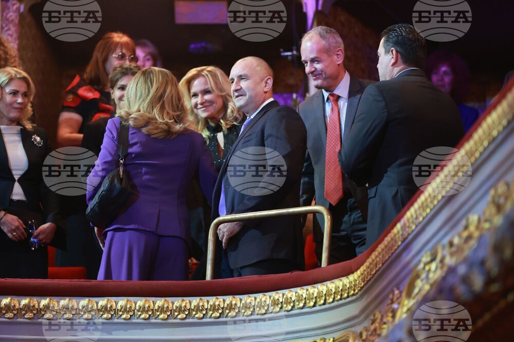 Народен театър „Иван Вазов“ - „Българската Коледа“