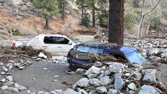 Американският щат Калифорния все още е изложен на опасност от наводнения, предупредиха местните власти
