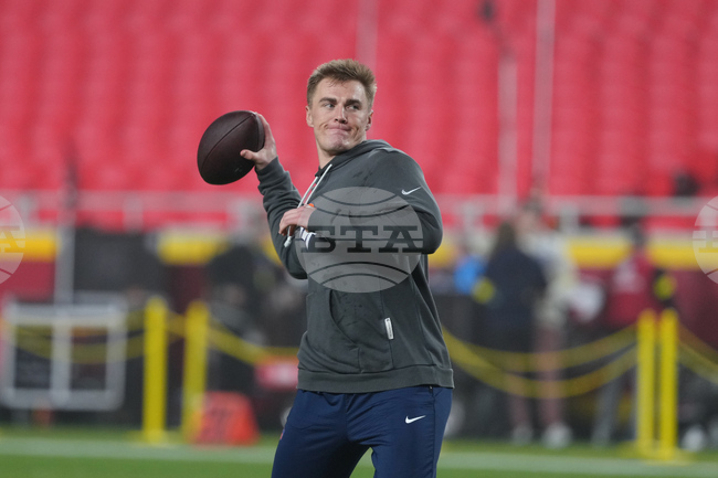 Broncos Chiefs Football