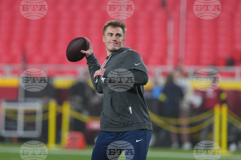 Broncos Chiefs Football