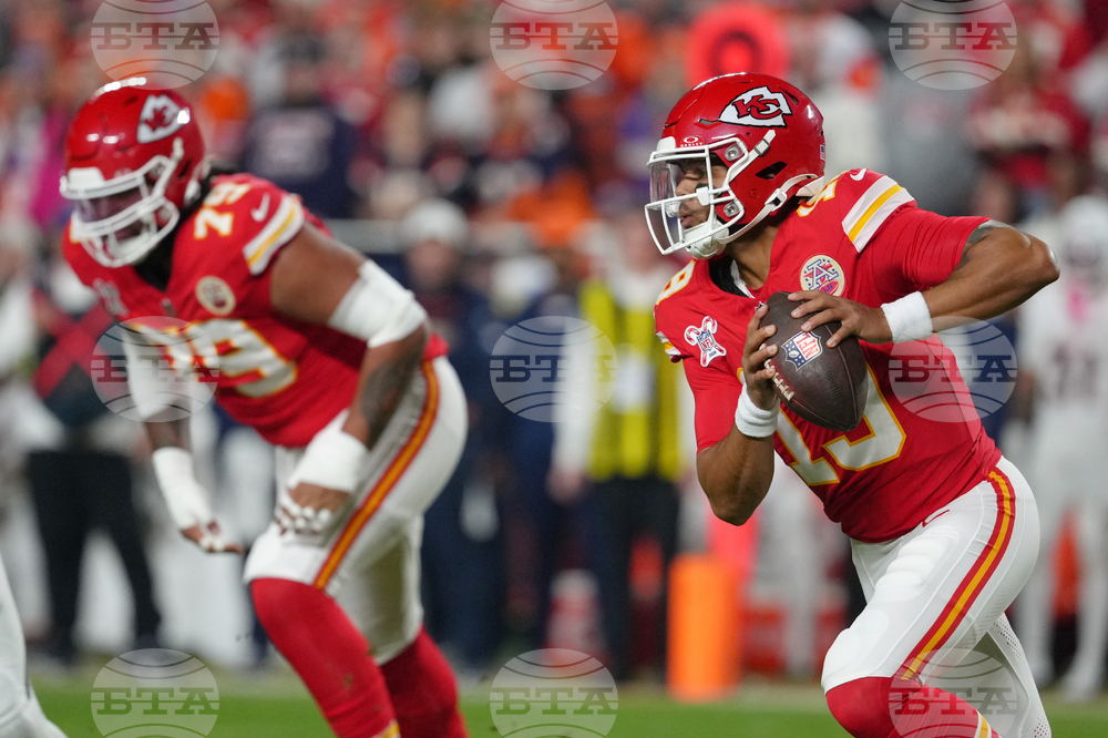 Broncos Chiefs Football