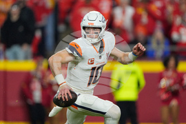 Broncos Chiefs Football