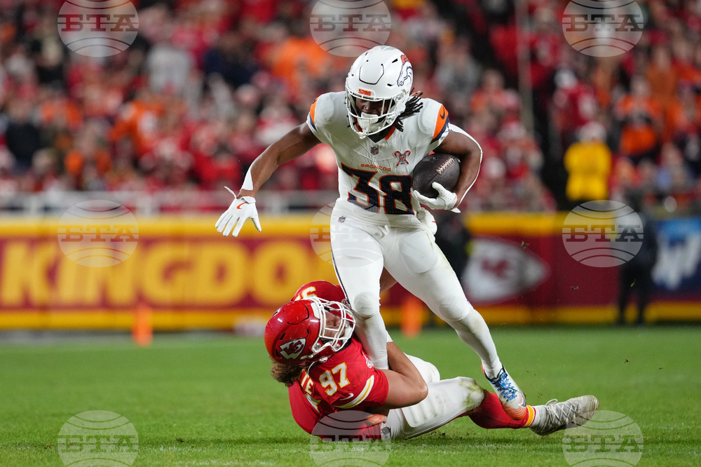 Broncos Chiefs Football