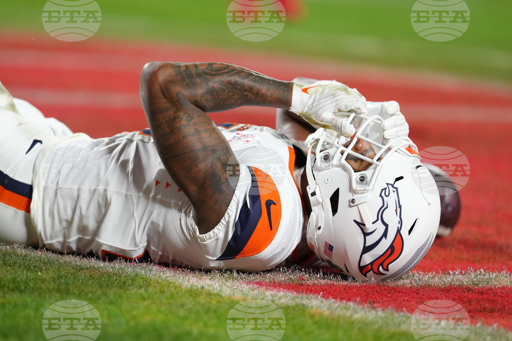 Broncos Chiefs Football