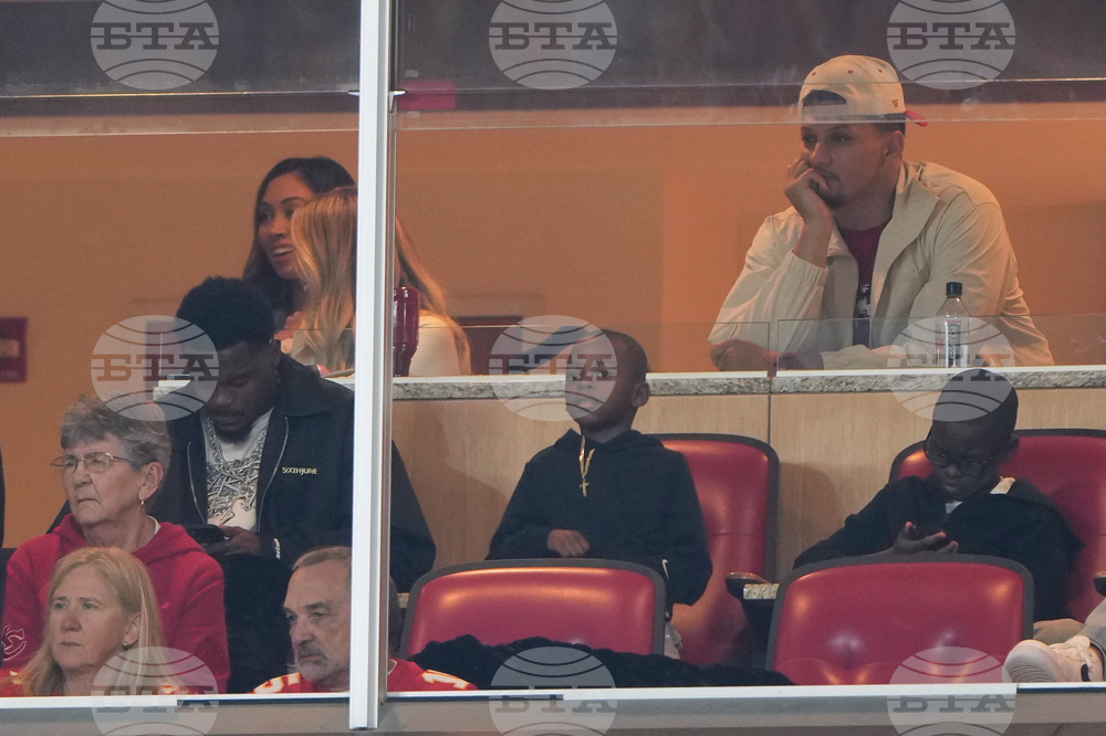 Broncos Chiefs Football