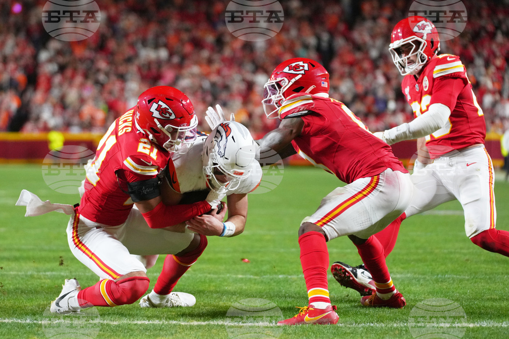 Broncos Chiefs Football