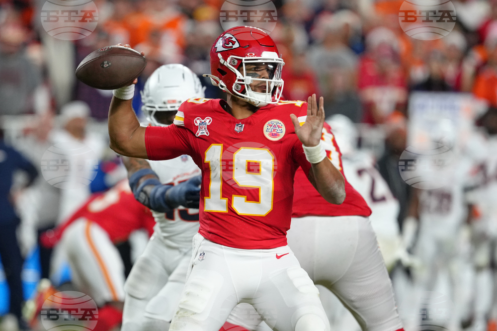 Broncos Chiefs Football