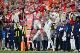 Broncos Chiefs Football