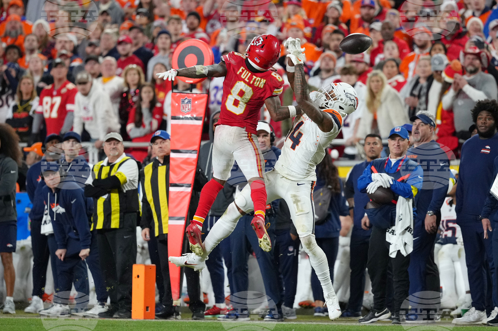 Broncos Chiefs Football