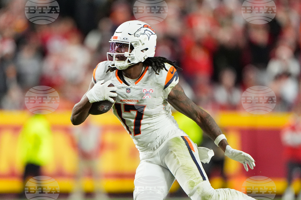 Broncos Chiefs Football