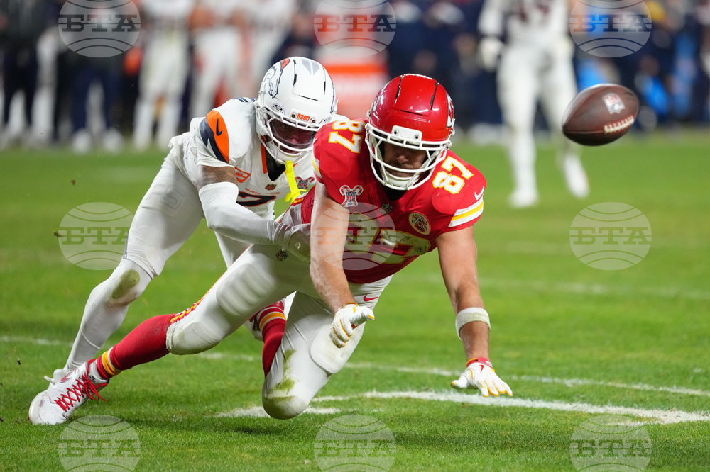 Broncos Chiefs Football