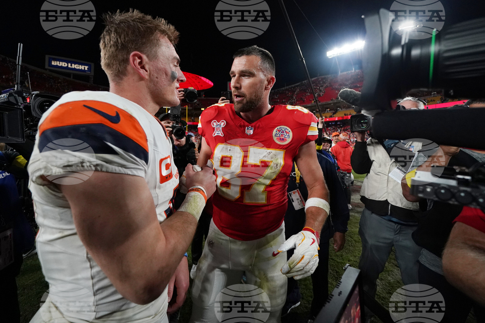 Broncos Chiefs Football