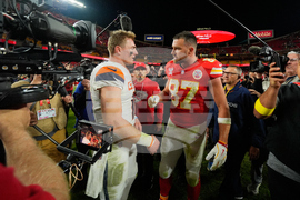 Broncos Chiefs Football