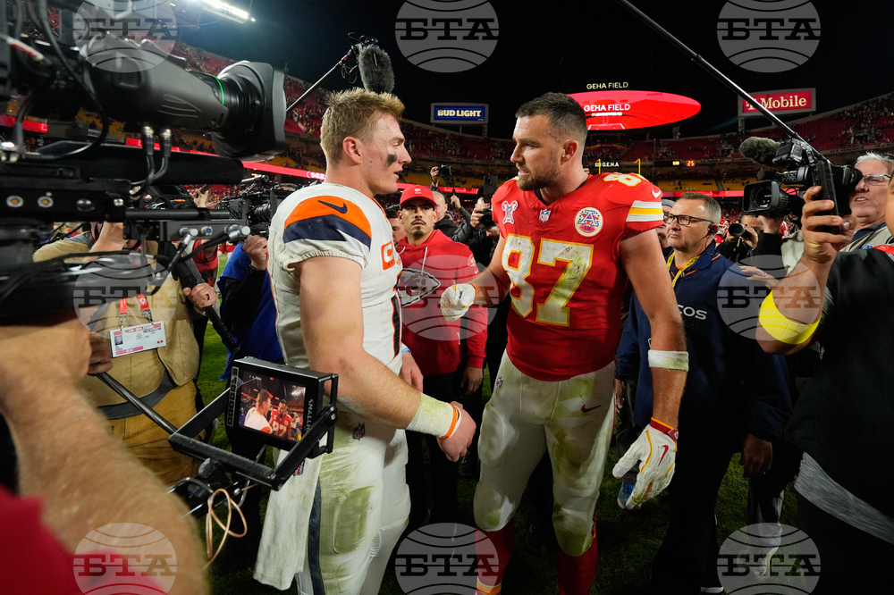 Broncos Chiefs Football