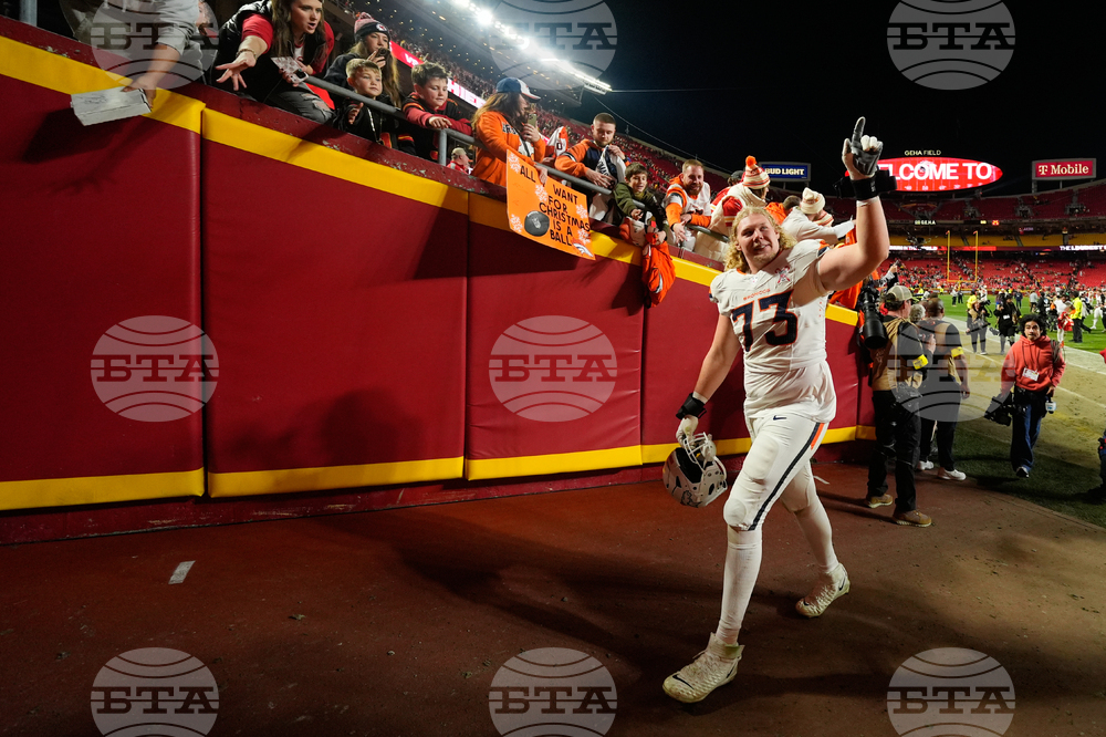 Broncos Chiefs Football