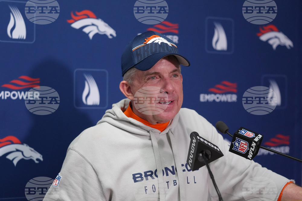 Broncos Chiefs Football