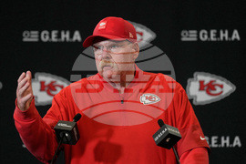 Broncos Chiefs Football