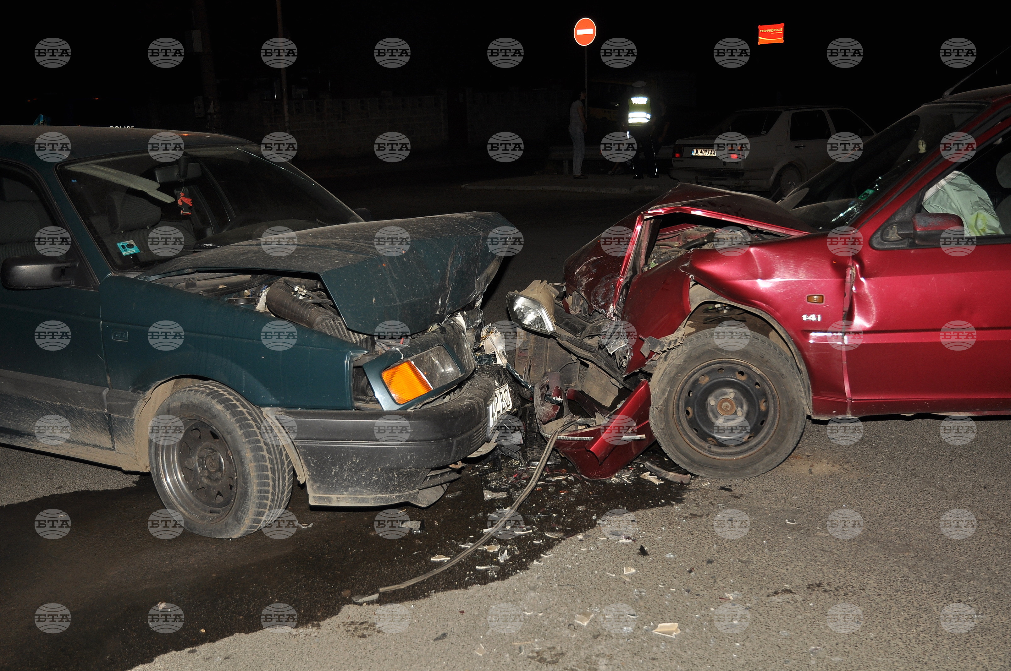 Седем души, сред които и деца, са пострадали при катастрофа в Монтанско