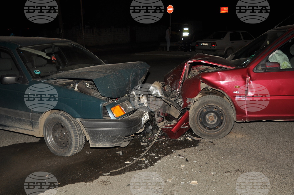 Седем души, сред които и деца, са пострадали при катастрофа в Монтанско 