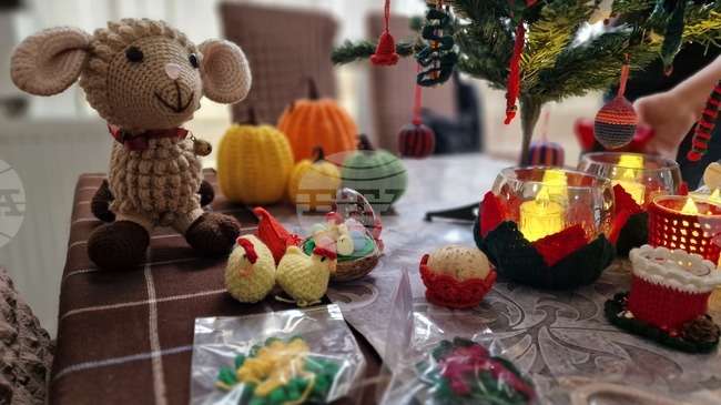 Перничанката Росица Димитрова подреди първата си самостоятелна изложба в читалище „Миньор 2005“