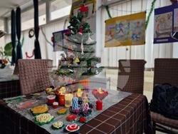 Перник - празнична украса - изложба