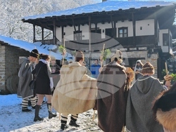 Габрово - обичай - коледуване